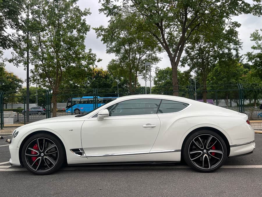 Continental 2022 4.0T GT V8 - zdjęcie 7