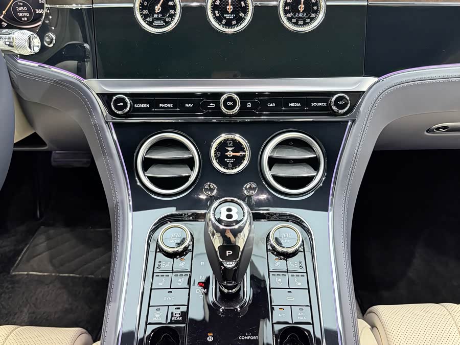 Continental 2022 4.0T GT V8 - zdjęcie 8