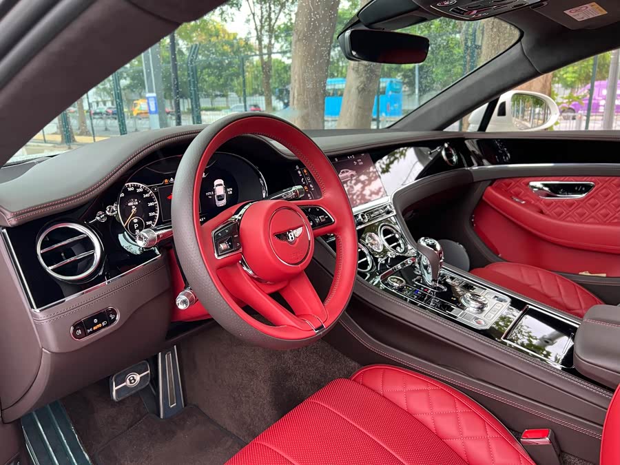 Continental 2022 4.0T GT V8 - zdjęcie 9
