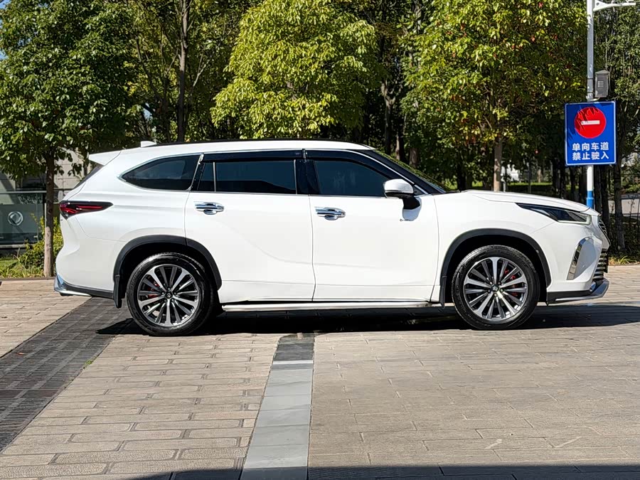 Crown Landfang 2024 2.5L HEV Four-Wheel Drive Luxury Edition - zdjęcie 4