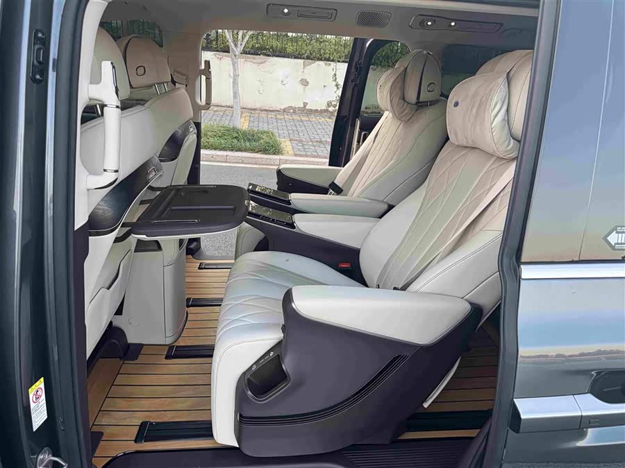 D9 2025 EV Smart Driving 600 4WD Premium - zdjęcie 10