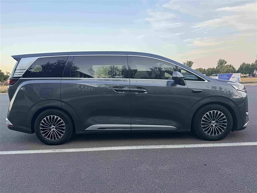 D9 2025 EV Smart Driving 600 4WD Premium - zdjęcie 15