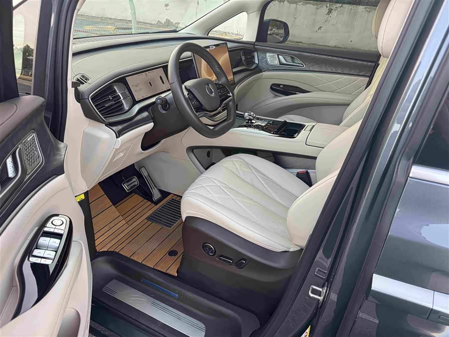 D9 2025 EV Smart Driving 600 4WD Premium - zdjęcie 4