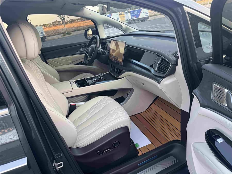 D9 2025 EV Smart Driving 600 4WD Premium - zdjęcie 8