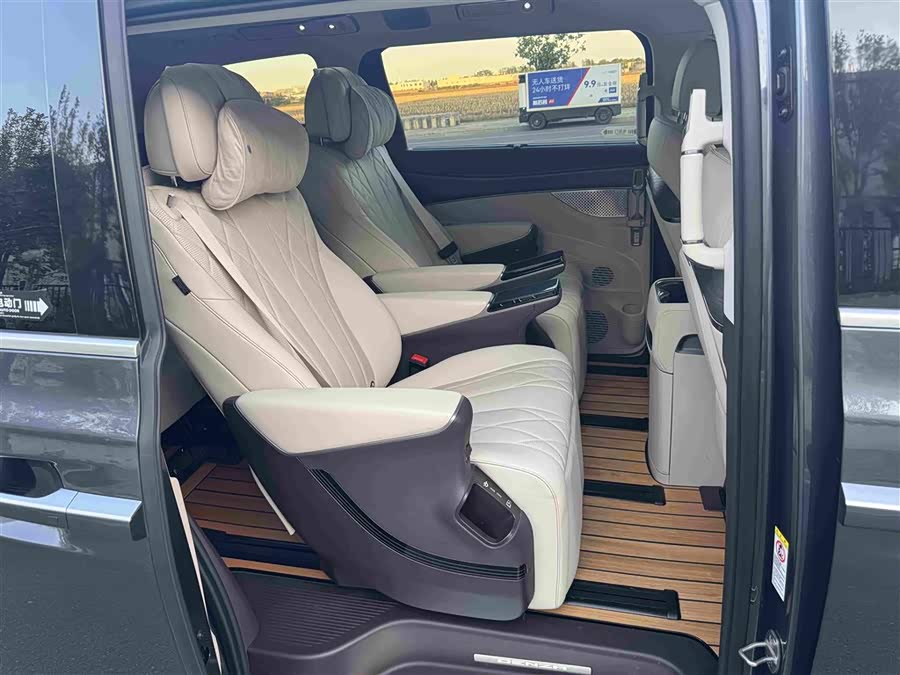 D9 2025 EV Smart Driving 600 4WD Premium - zdjęcie 9
