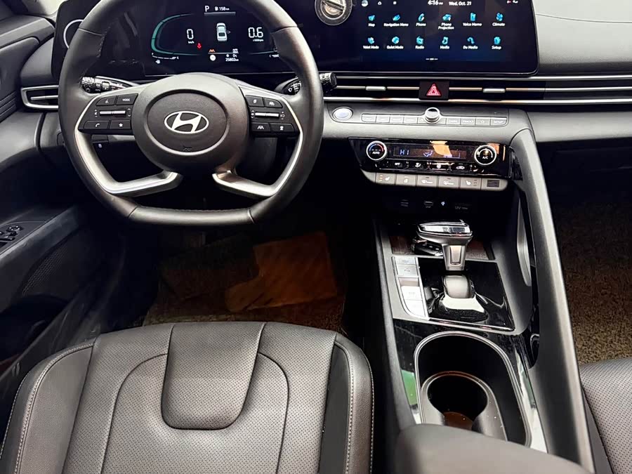 Elantra 2023 1.5L CVT LUX Premium Edition - zdjęcie 12