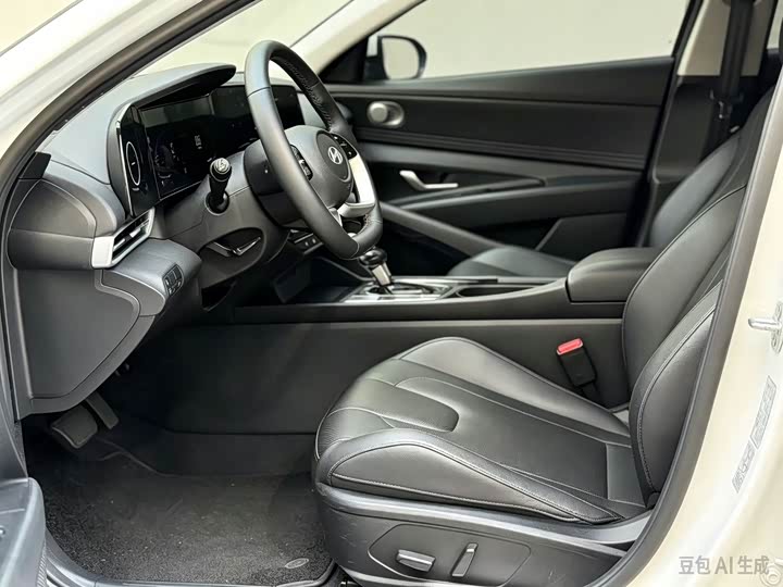 Elantra 2023 1.5L CVT LUX Premium Edition - zdjęcie 13