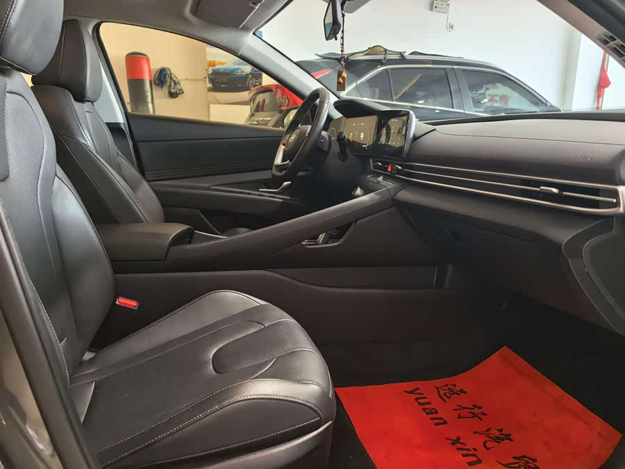 Elantra 2023 1.5L CVT LUX Premium Edition - zdjęcie 16