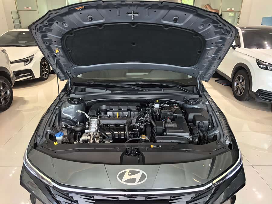 Elantra 2023 1.5L CVT LUX Premium Edition - zdjęcie 17