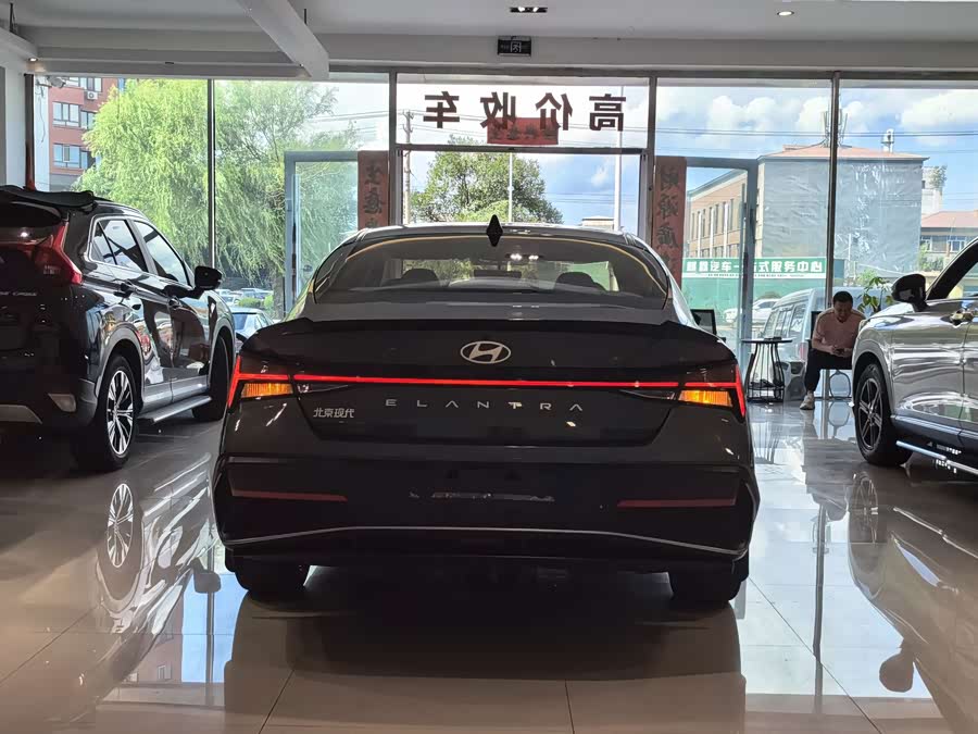 Elantra 2023 1.5L CVT LUX Premium Edition - zdjęcie 19