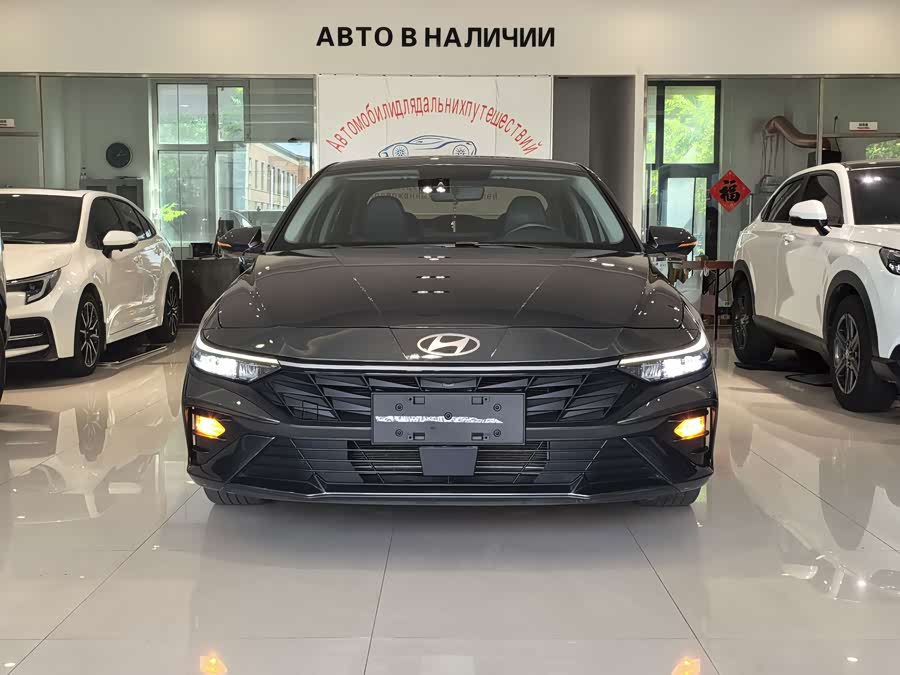 Elantra 2023 1.5L CVT LUX Premium Edition - zdjęcie 3