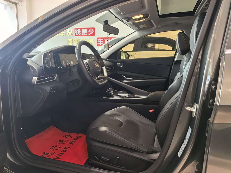 Elantra 2023 1.5L CVT LUX Premium Edition - zdjęcie 5
