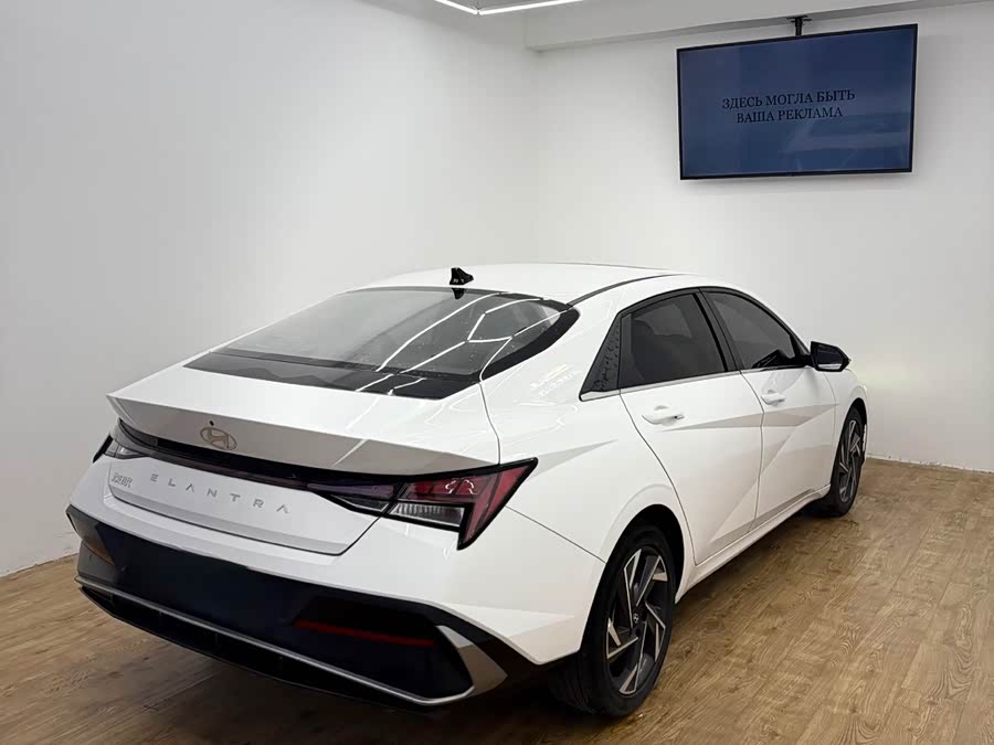 Elantra 2023 1.5L CVT LUX Premium Edition - zdjęcie 6