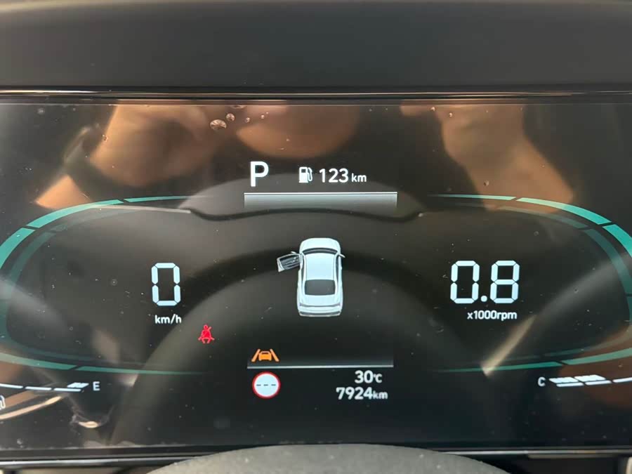 Elantra 2023 1.5L CVT LUX Premium Edition - zdjęcie 8