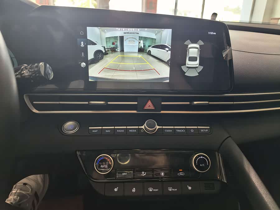 Elantra 2023 1.5L CVT LUX Premium Edition - zdjęcie 8