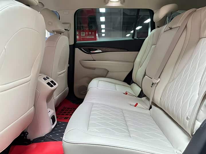 Envision Plus 2022 Envision Plus Avenir 7-Seater - zdjęcie 18