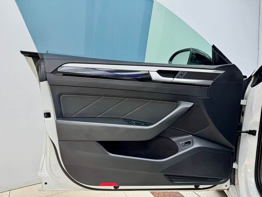FAW-Volkswagen CC 2023 380TSI Eye-catching Edition - zdjęcie 7