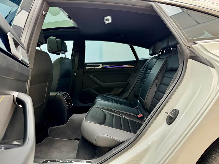FAW-Volkswagen CC 2023 380TSI Eye-catching Edition - zdjęcie 9