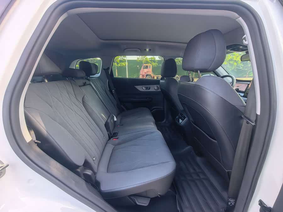 Fengyun T8 2025 1.5T 130km Luxury 5-seater - zdjęcie 6