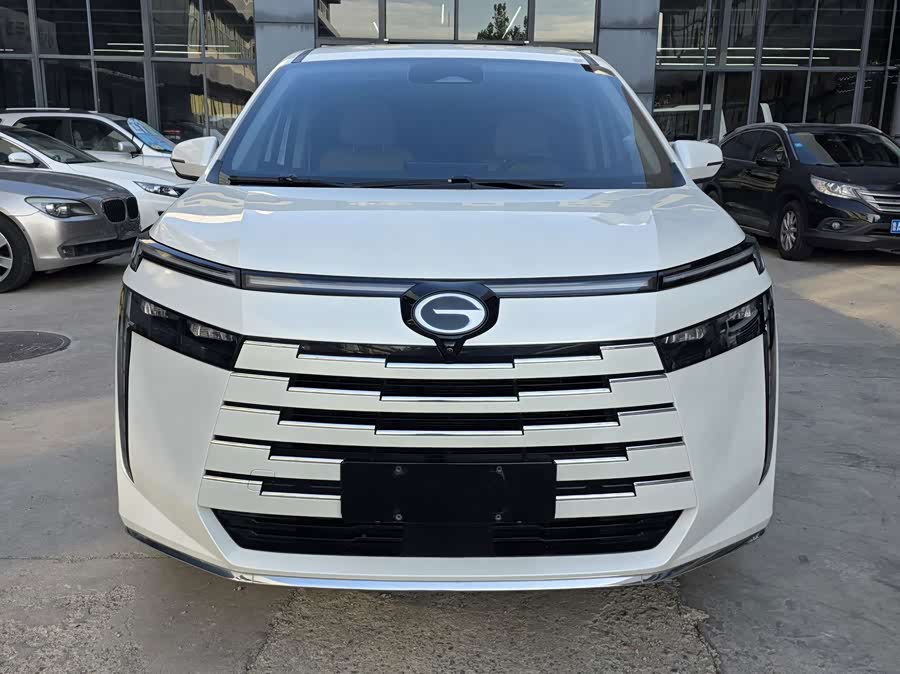 GAC E8 PHEV 2024 150km MAX - zdjęcie 2