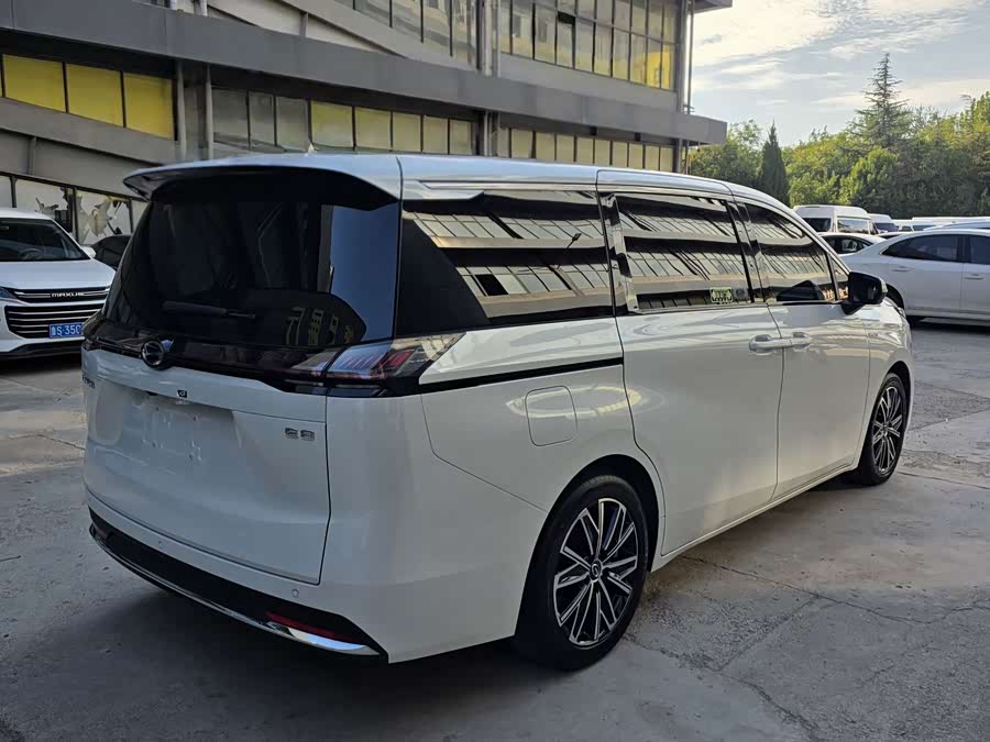 GAC E8 PHEV 2024 150km MAX - zdjęcie 11