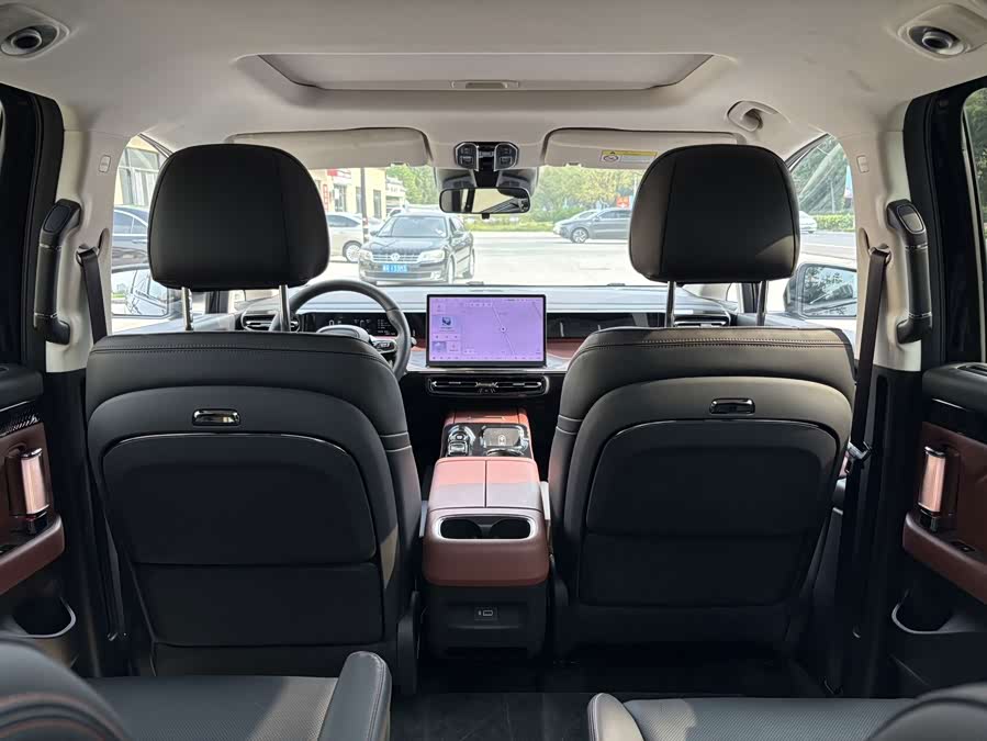 GAC E8 PHEV 2024 150km MAX+ - zdjęcie 11
