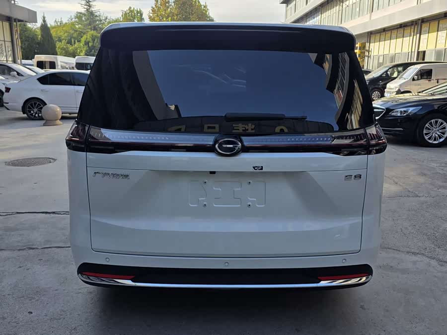 GAC E8 PHEV 2024 150km MAX - zdjęcie 12