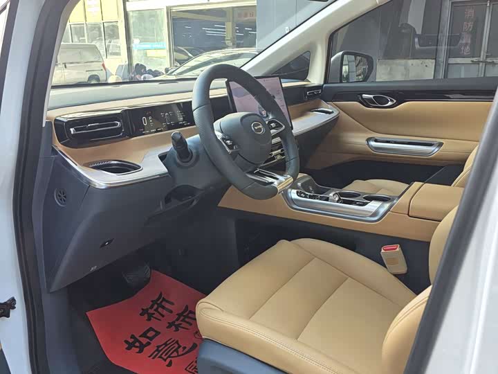 GAC E8 PHEV 2024 150km MAX - zdjęcie 17