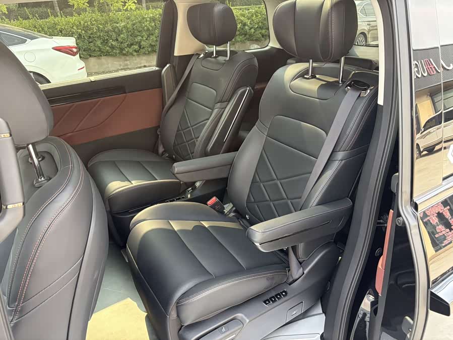 GAC E8 PHEV 2024 150km MAX+ - zdjęcie 19