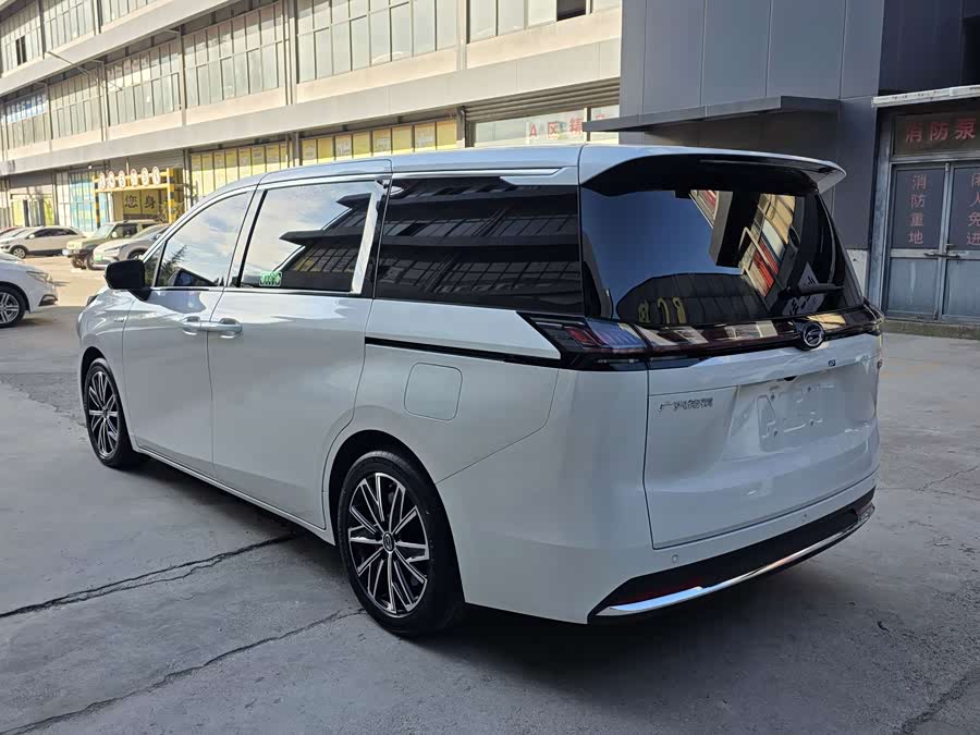 GAC E8 PHEV 2024 150km MAX - zdjęcie 4