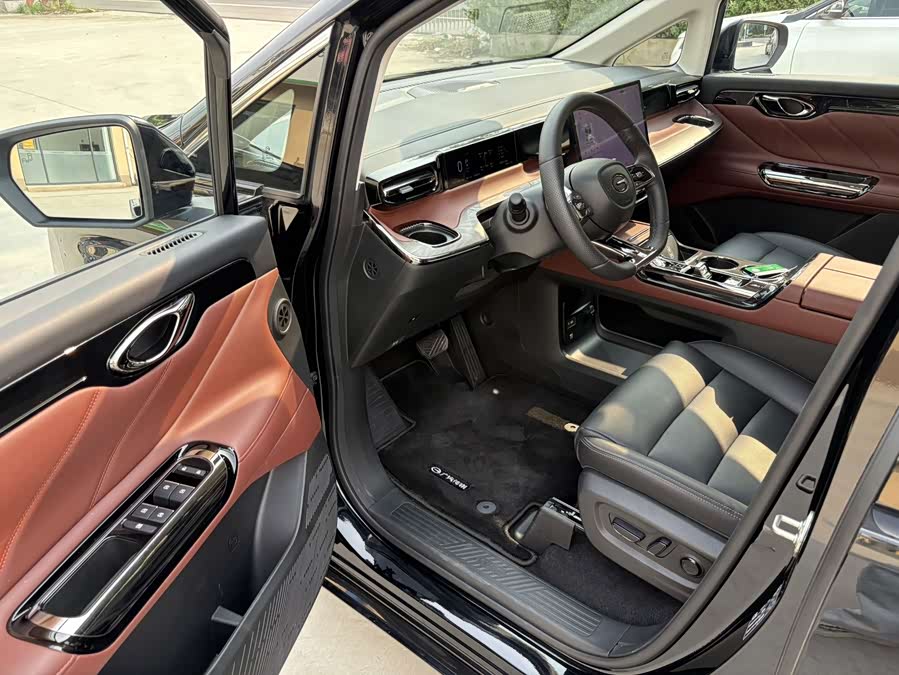 GAC E8 PHEV 2024 150km MAX+ - zdjęcie 9