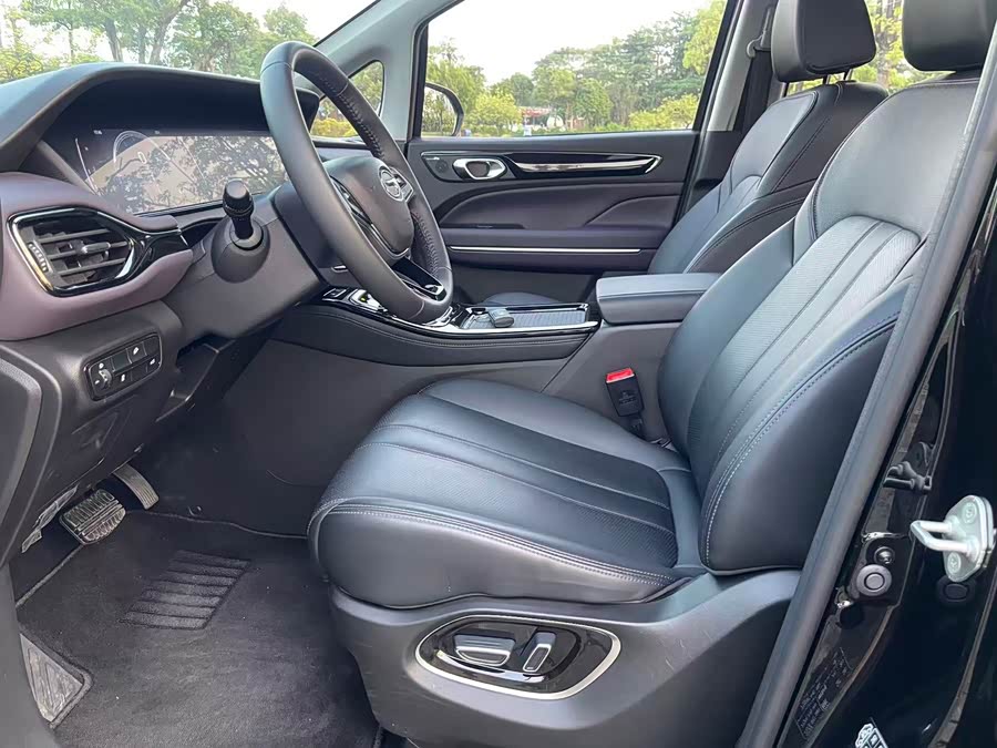 GAC M6 2025 MAX 270T 2WD Luxury - zdjęcie 13