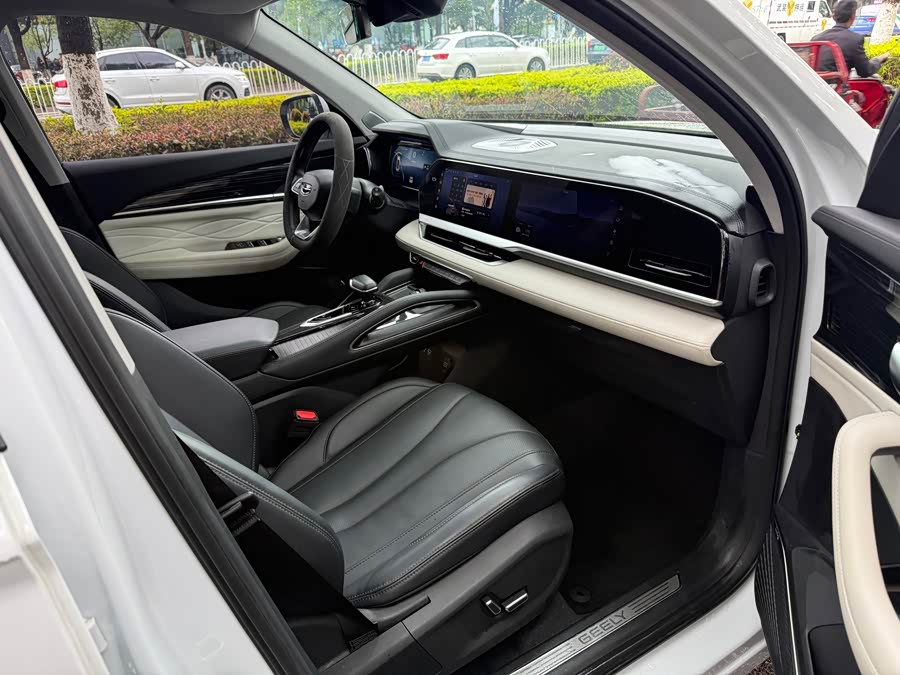 Geely Xingyue L 2024 2.0TD High Power Auto 2WD Skyline - zdjęcie 13