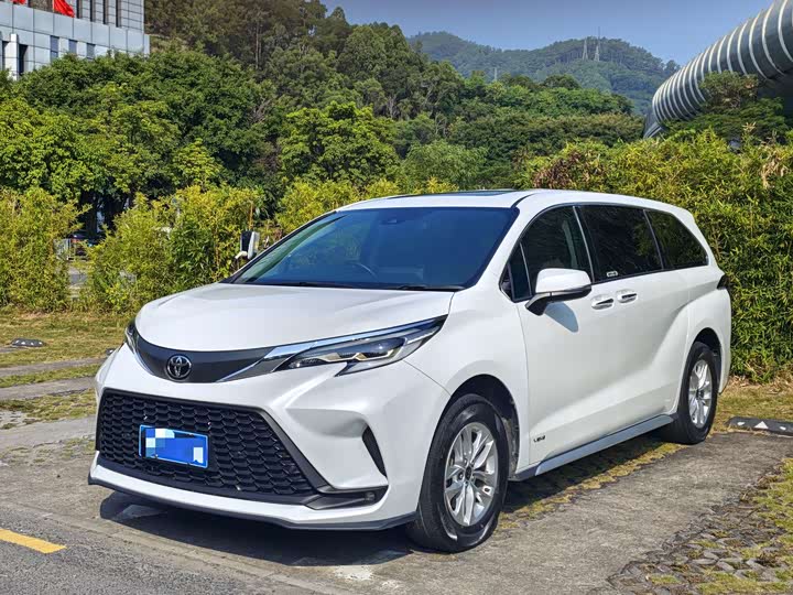 Greevia 2024 2.5L Hybrid Comfort Edition - zdjęcie 12