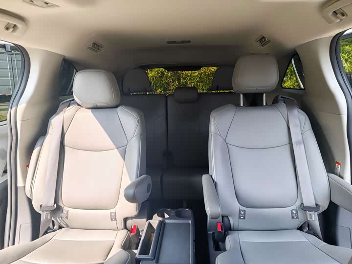 Greevia 2024 2.5L Hybrid Comfort Edition - zdjęcie 20
