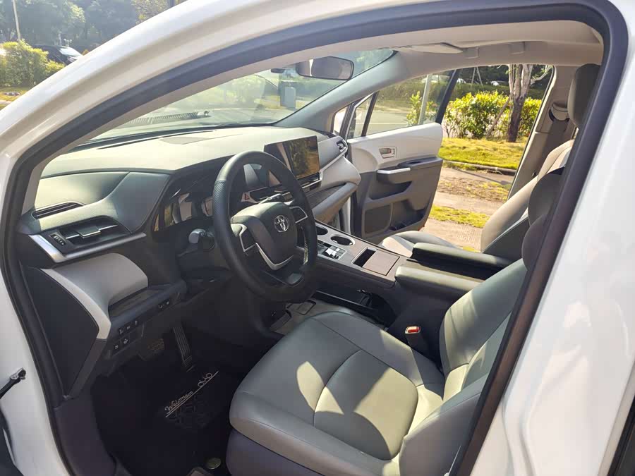 Greevia 2024 2.5L Hybrid Comfort Edition - zdjęcie 8