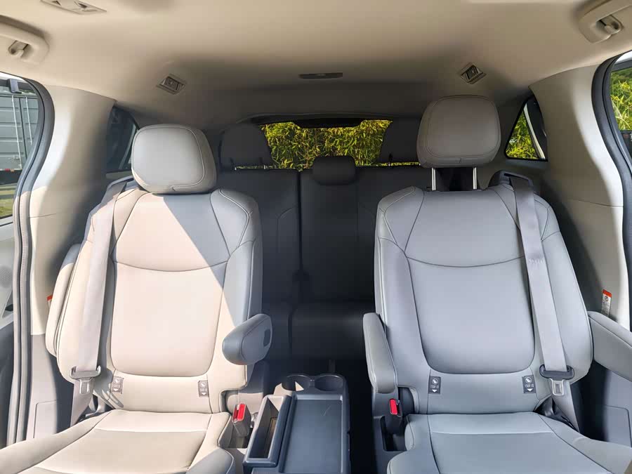 Greevia 2024 2.5L Hybrid Comfort Edition - zdjęcie 9