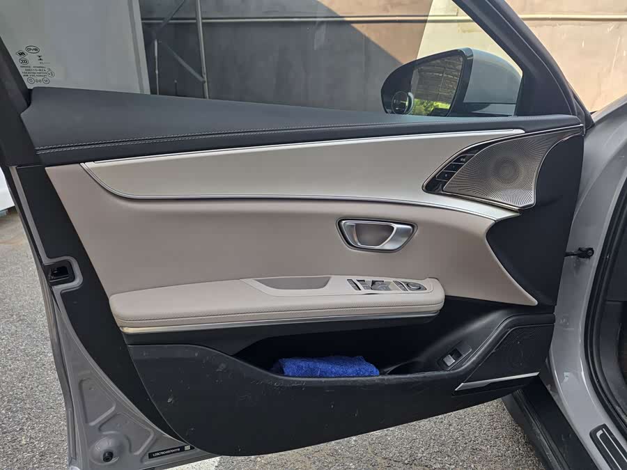 Han 2025 DM-i Smart Driving Edition Elite 125KM - zdjęcie 9