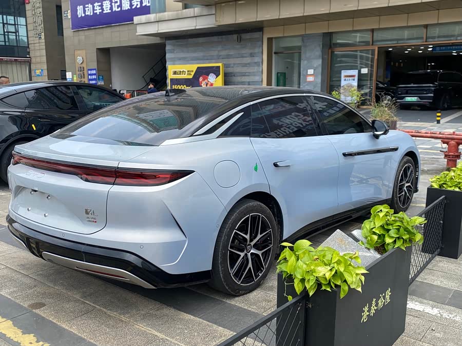 Han L 2025 EV 701KM Laser Radar Flagship - zdjęcie 15