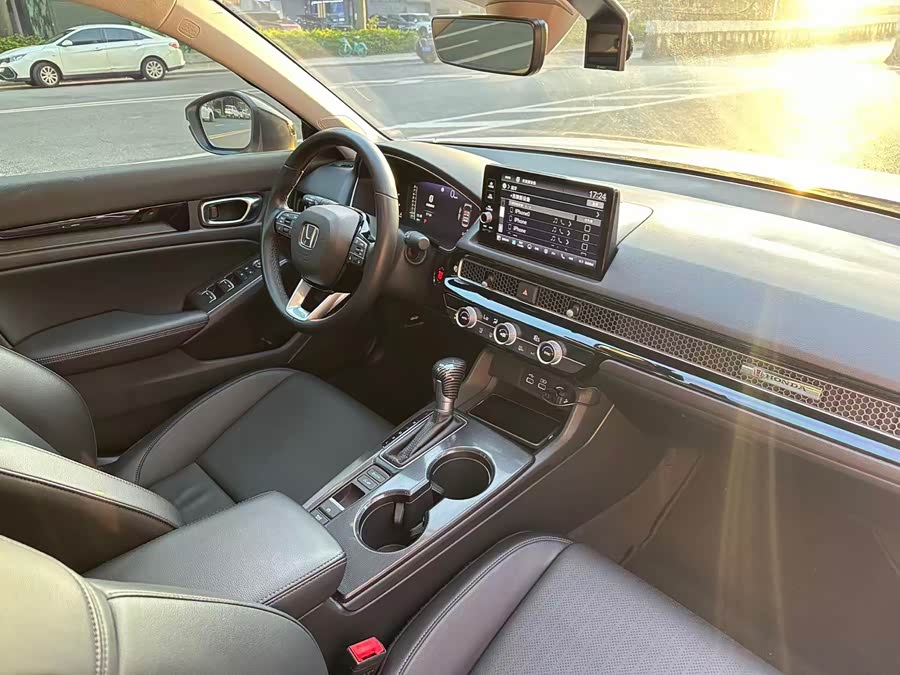 Hatchback 240Turbo CVT Phantom Night Luxury - zdjęcie 12