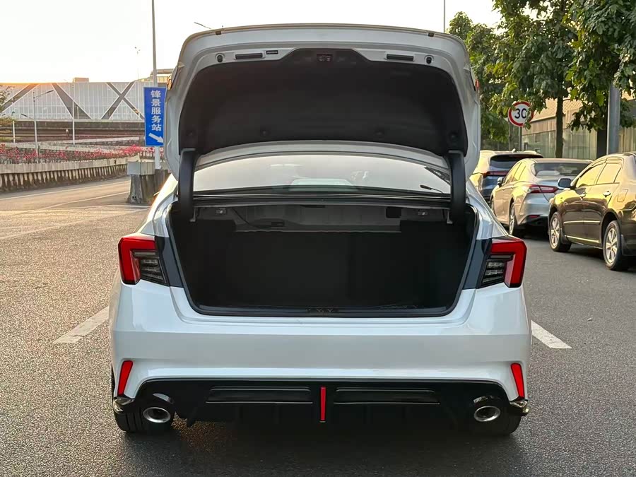 Hatchback 240Turbo CVT Phantom Night Luxury - zdjęcie 20