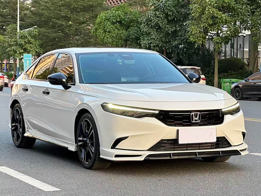 Hatchback 240Turbo CVT Phantom Night Luxury - zdjęcie 3