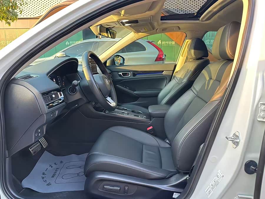 Hatchback 240Turbo CVT Phantom Night Luxury - zdjęcie 6