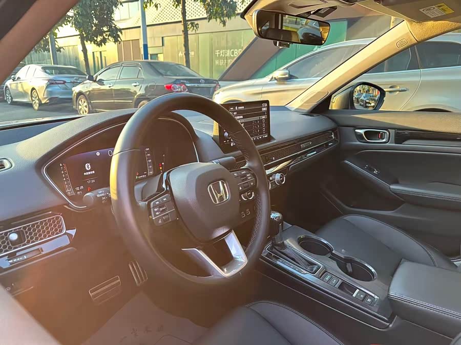 Hatchback 240Turbo CVT Phantom Night Luxury - zdjęcie 7
