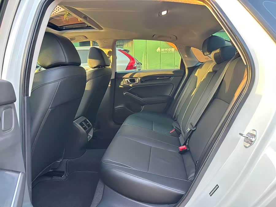 Hatchback 240Turbo CVT Phantom Night Luxury - zdjęcie 8