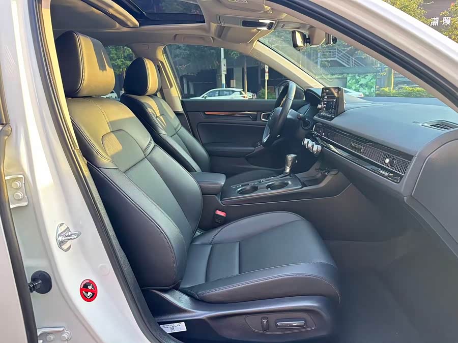 Hatchback 240Turbo CVT Phantom Night Luxury - zdjęcie 9