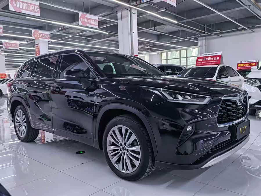 Highlander 2024 2.5L Intelligent Electric Hybrid 4WD Ultimate 7-Seater - zdjęcie 2