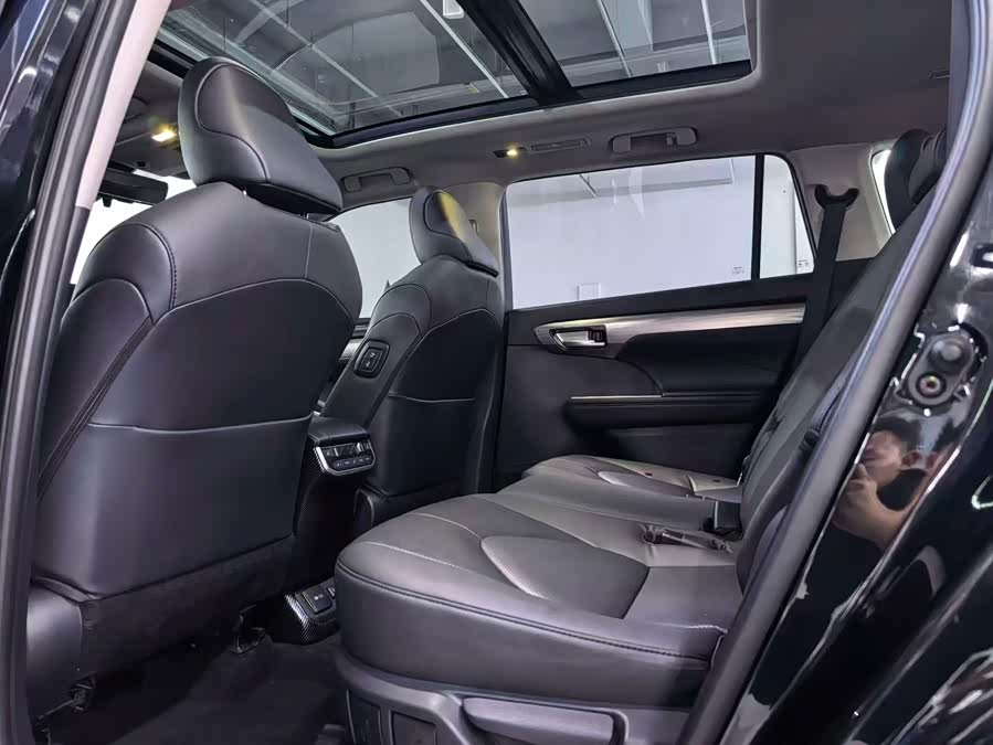 Highlander 2024 2.5L Intelligent Electric Hybrid 4WD Ultimate 7-Seater - zdjęcie 9