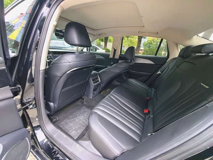 Hongqi H5 2023 1.5T DCT Intelligent Connected Flag Joy Version - zdjęcie 17