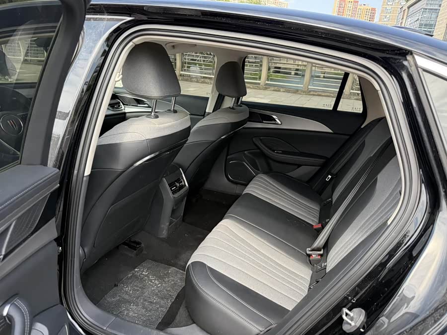 Hongqi H5 2024 1.5T DCT Intelligent Flag Joy Version - zdjęcie 6